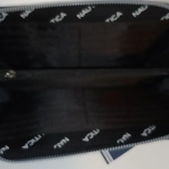 Wristlet/wallet - Picture 5 of 8